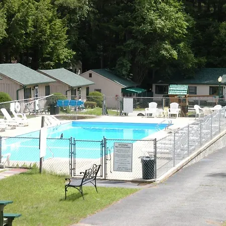 Lincoln Log Colony Hotel